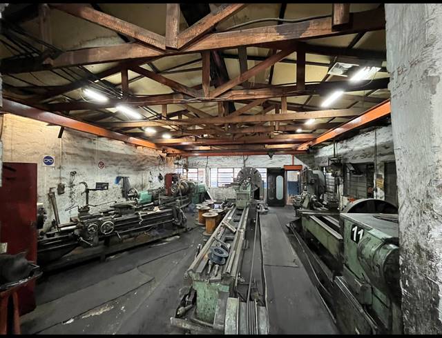 1,400M² WORKSHOP FOR SALE IN VULCANIA